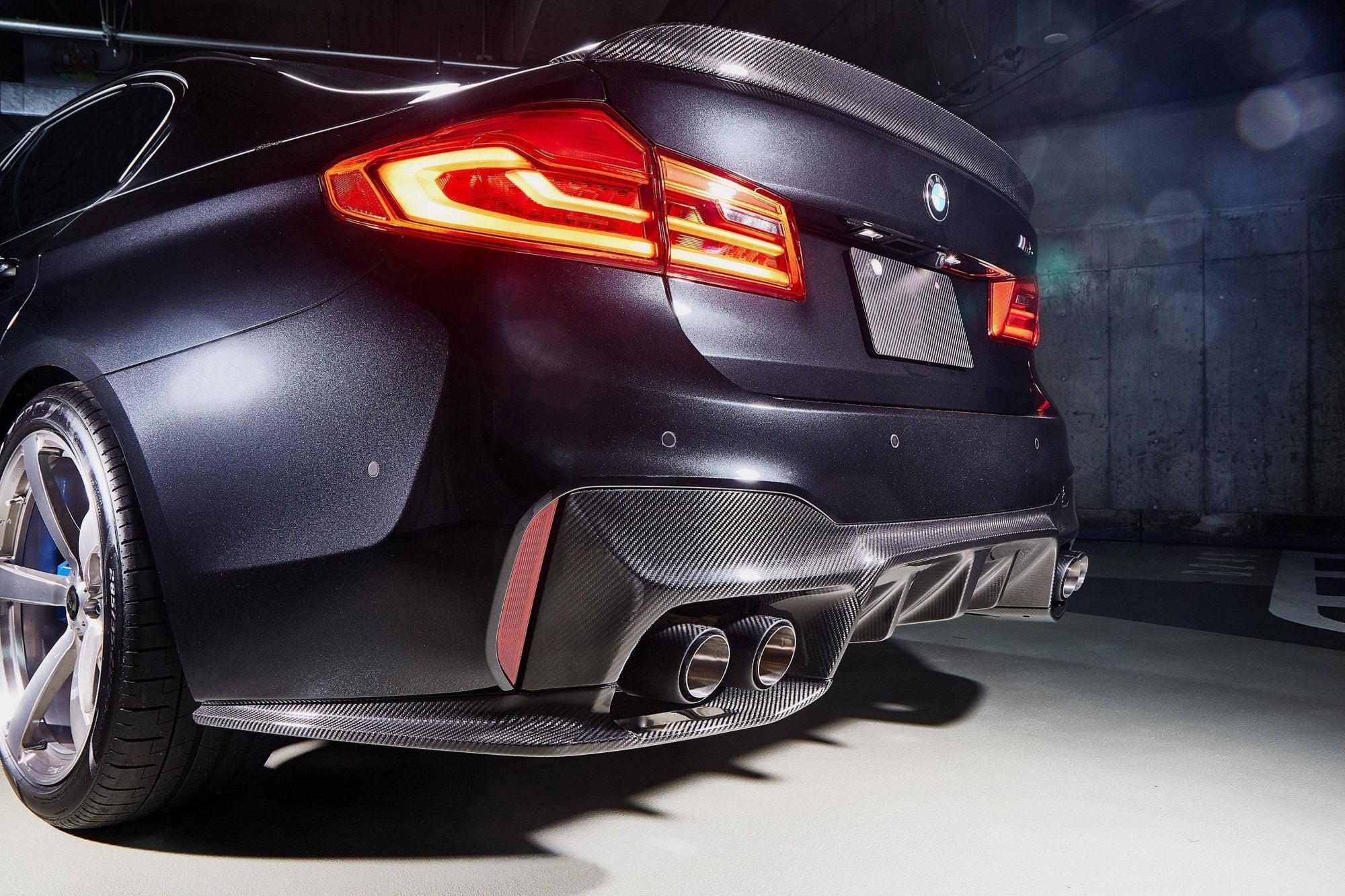 BMW F90 M5 3D Style Carbon Fiber Rear Diffuser