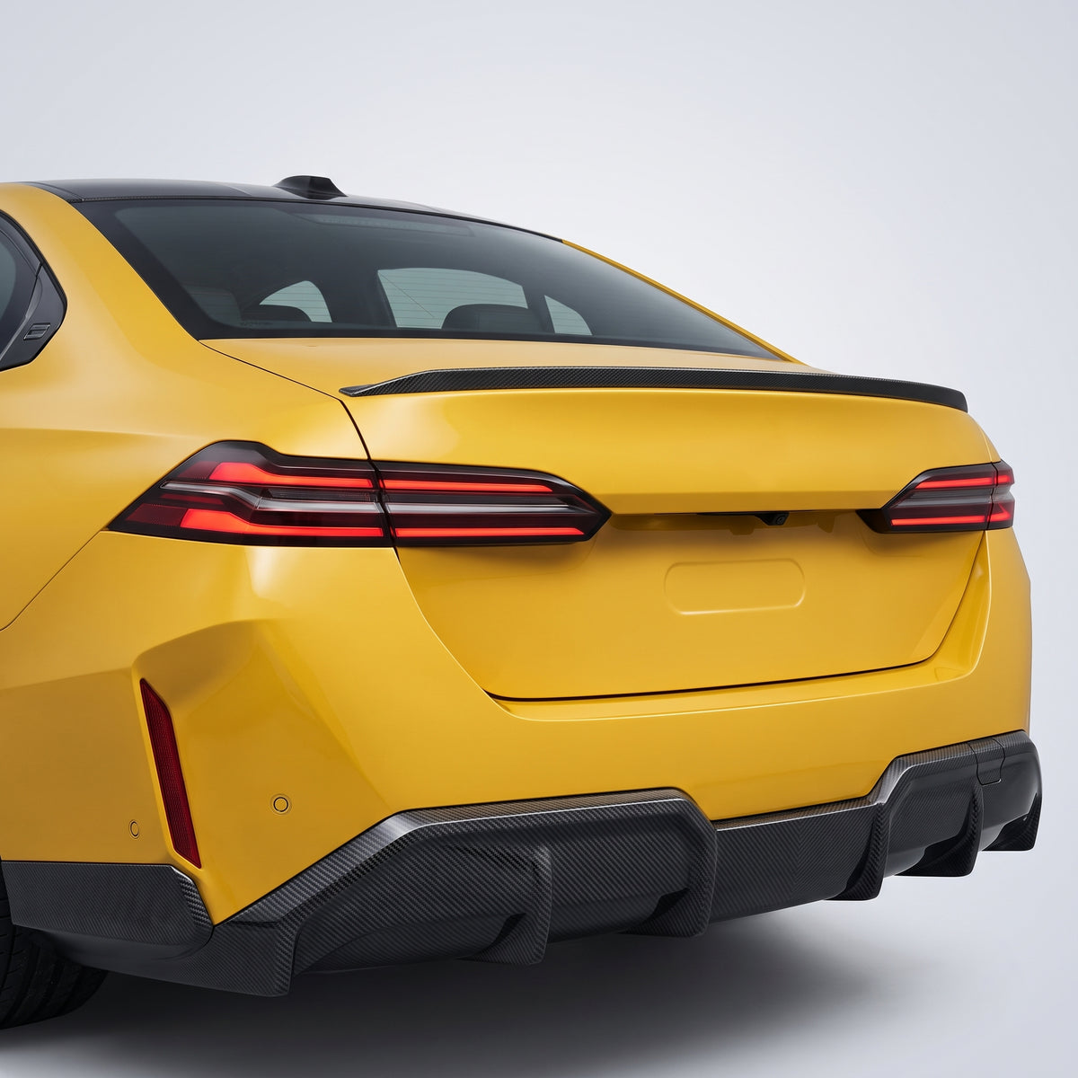 BMW G60 G90 G99 IHC STYLE DRY CARBON FIBER SPOILER