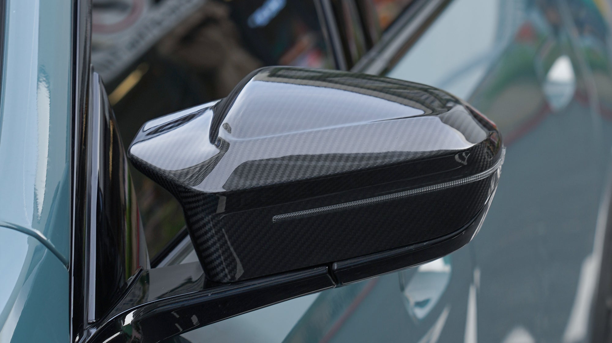 BMW 5 SERIES G6X DRY CARBON FIBER REPLACEMENT SIDE MIRROR COVERS