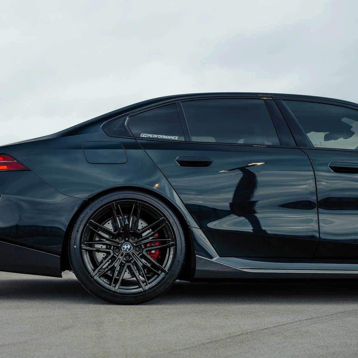 BMW 5 SERIES G90 G99 MP STYLE DRY CARBON FIBER SIDE SKIRTS