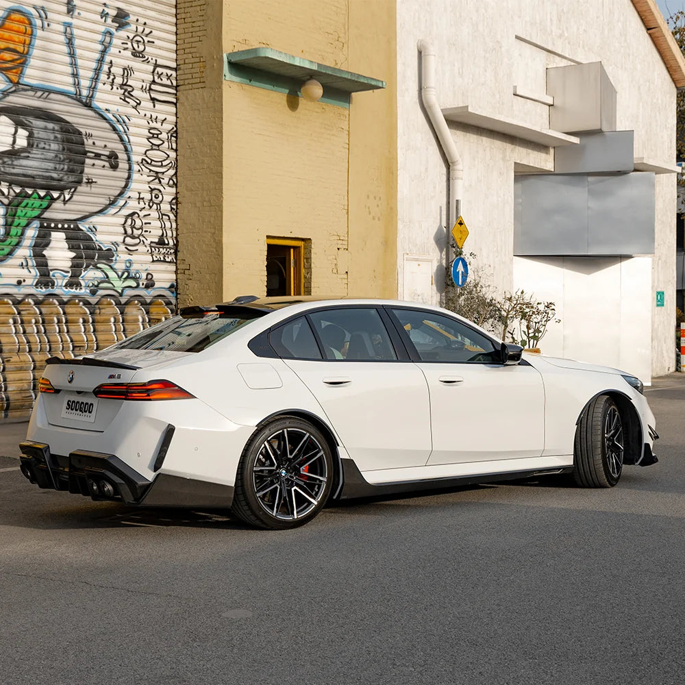 SOOQOO V2 BMW M5 G90 Side Skirt In Prepreg Carbon Fiber