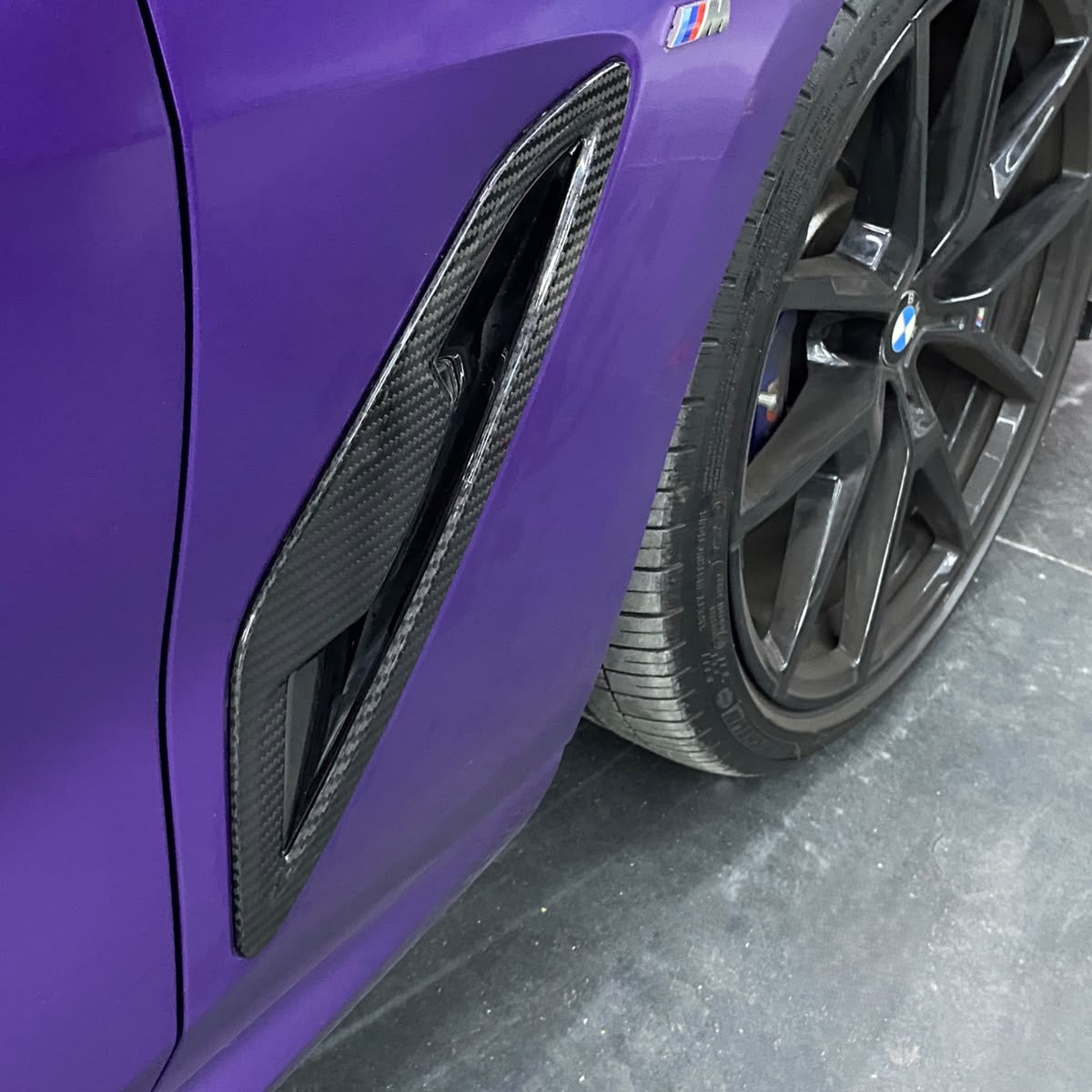 OEM STYLE DRY CARBON FIBER SIDE AIR VENTS BMW 8-SERIES G14 / G15 / G16
