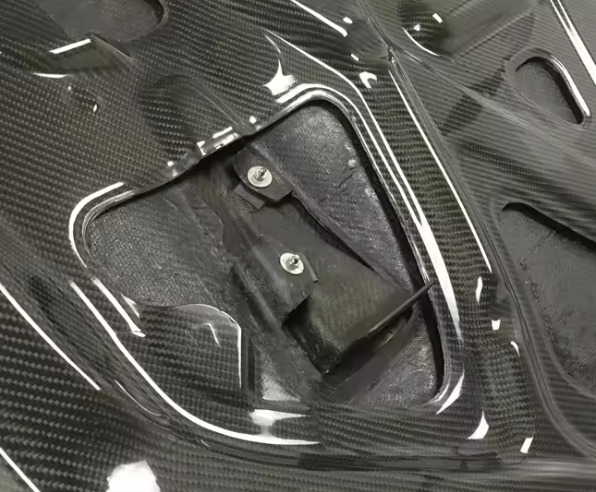 Nissan GTR R35 Carbon Fiber Hood Scoop